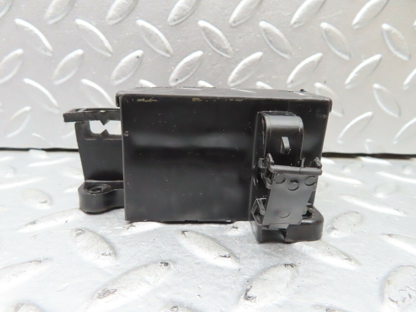 21565 Mercedes-Benz W126 300SE Cable Wire Distributor Connector 1265400069