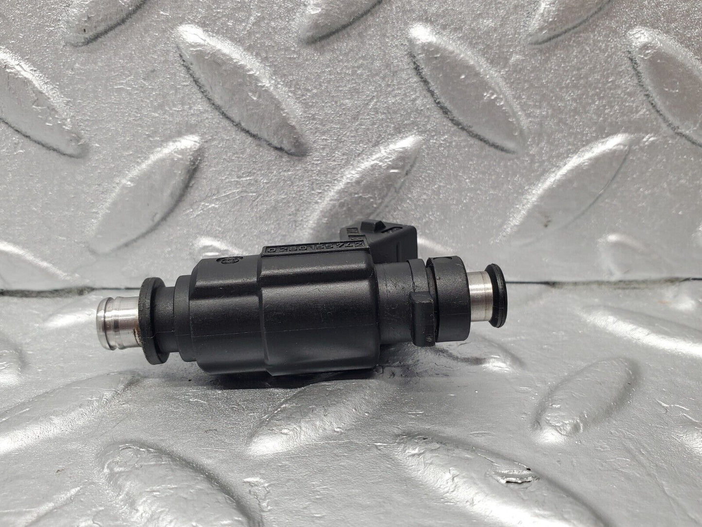 46777 Mercedes-Benz R129 320SL Coupe Fuel Injector Bosch 0280155742 1120780049