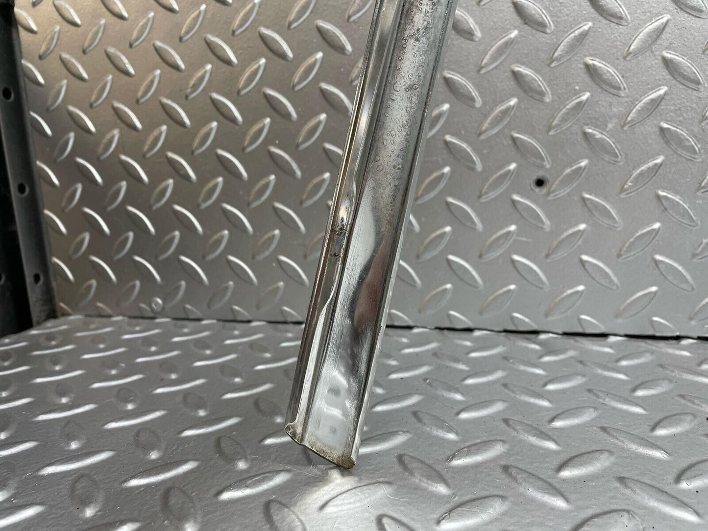 40520 Mercedes-Benz W108 Rear Windscreen Chrome Frame