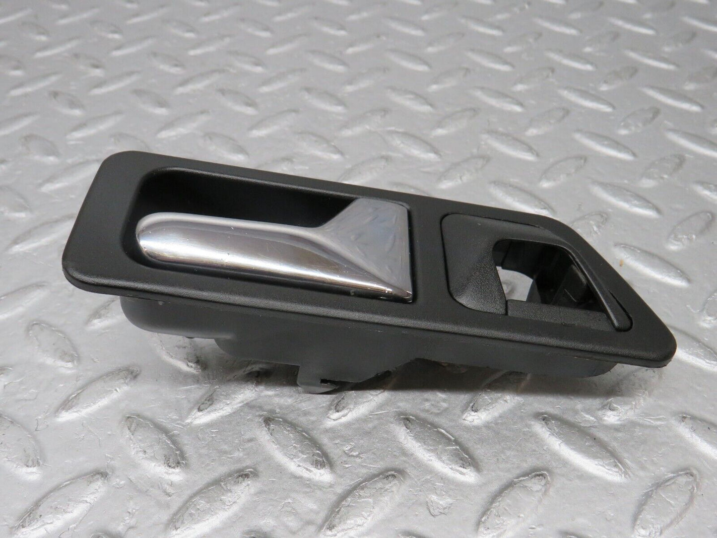 36618 Mercedes-Benz W201 190E 2.0L Right Interior Door Handle 2017660264