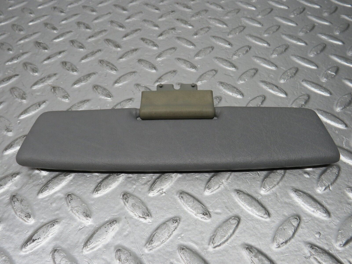 32400 Mercedes-Benz S124 300TE Wagon Middle Sun Visor Grey