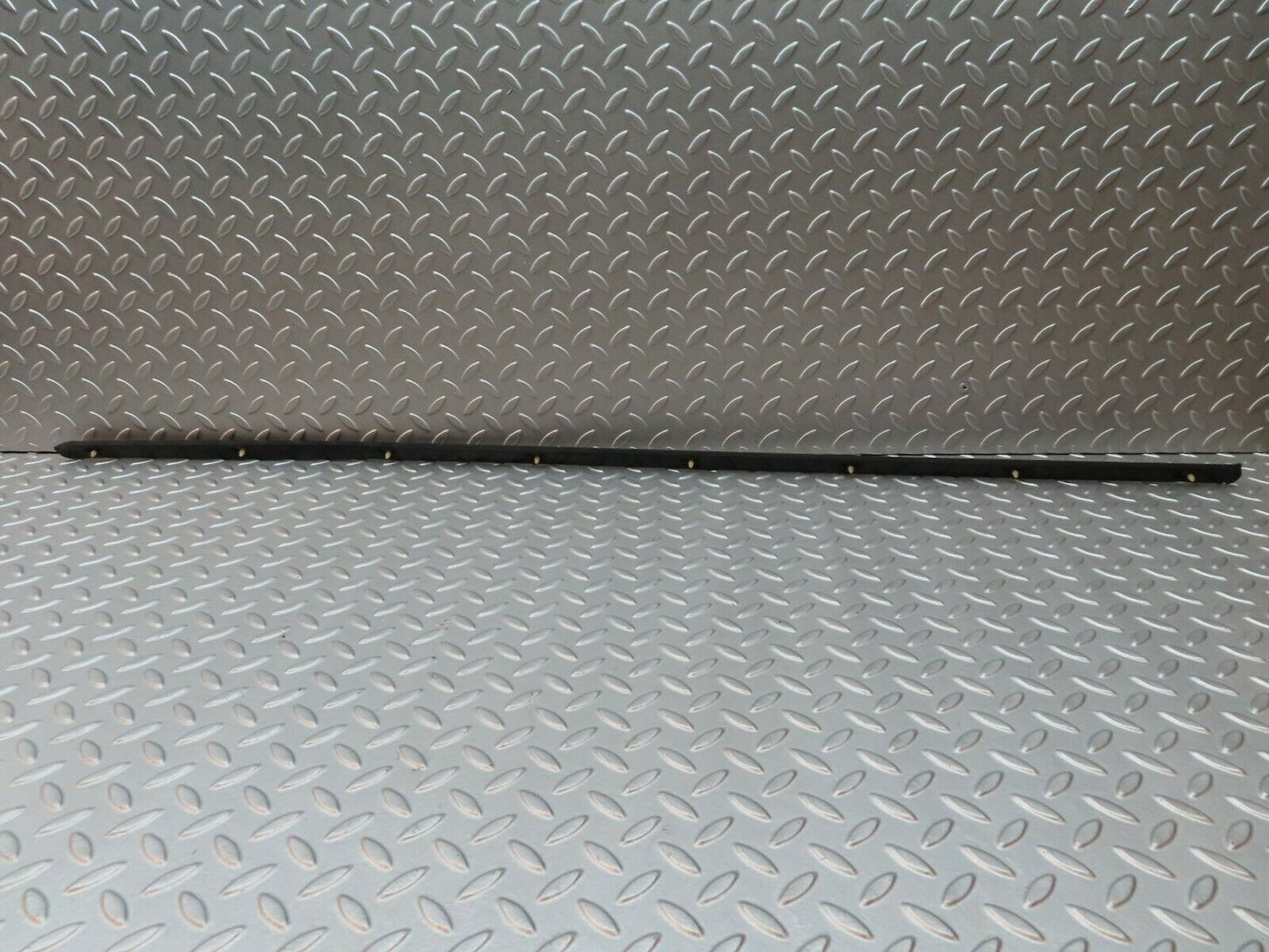 4584 Mercedes-Benz W114 280CE Coupe Centre Fender Wing Chrome Trim Front Left