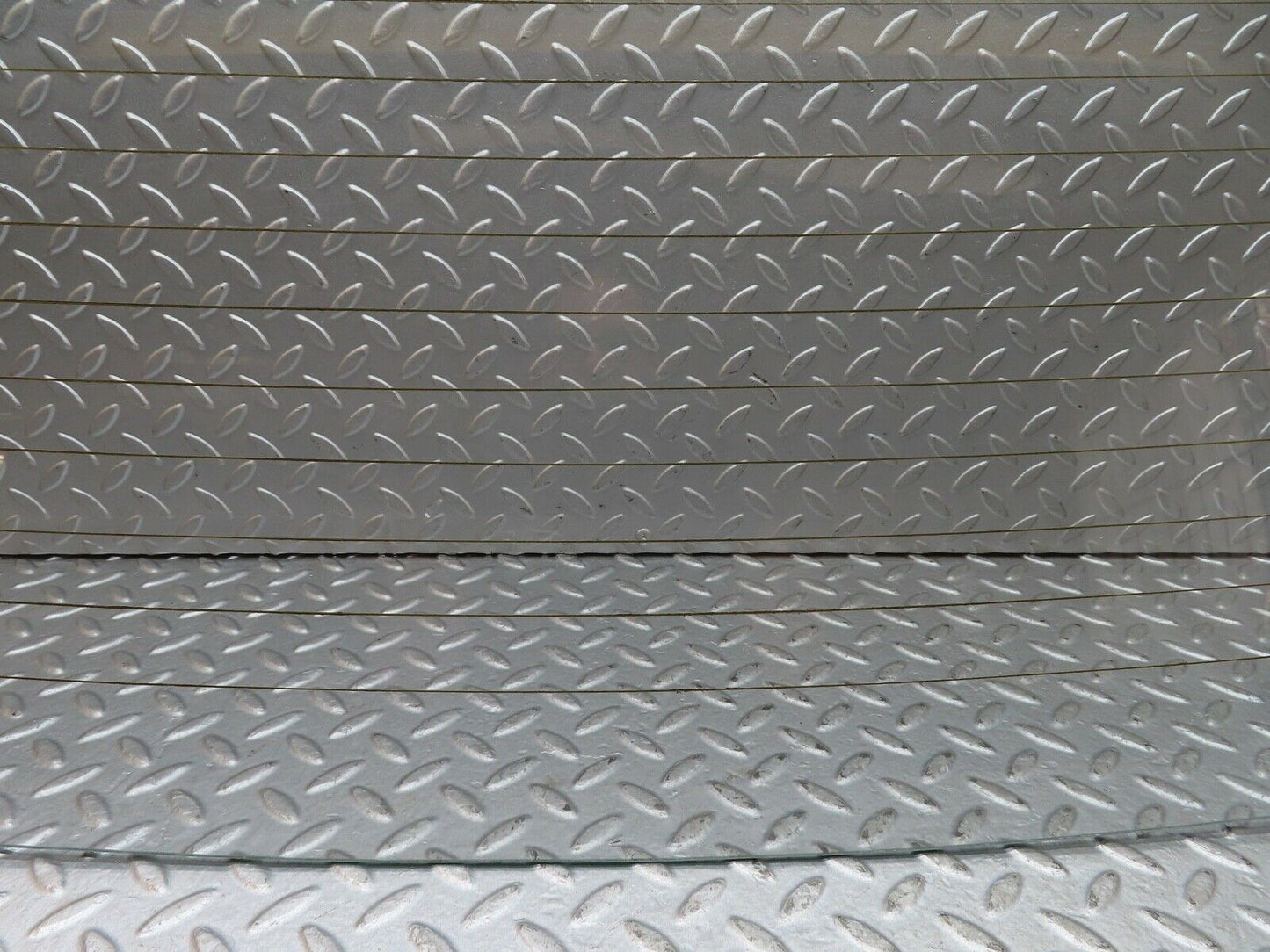19203 Mercedes-Benz W123 300D Rear Heated Windscreen Glass