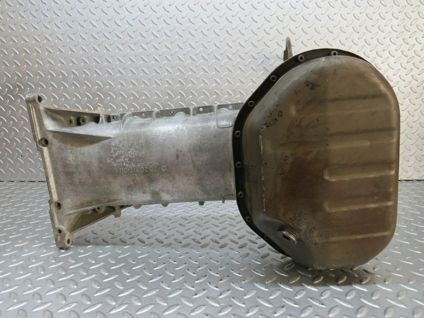 23679 Mercedes-Benz W114 280E Oil Pan Oil Sump 1100140202