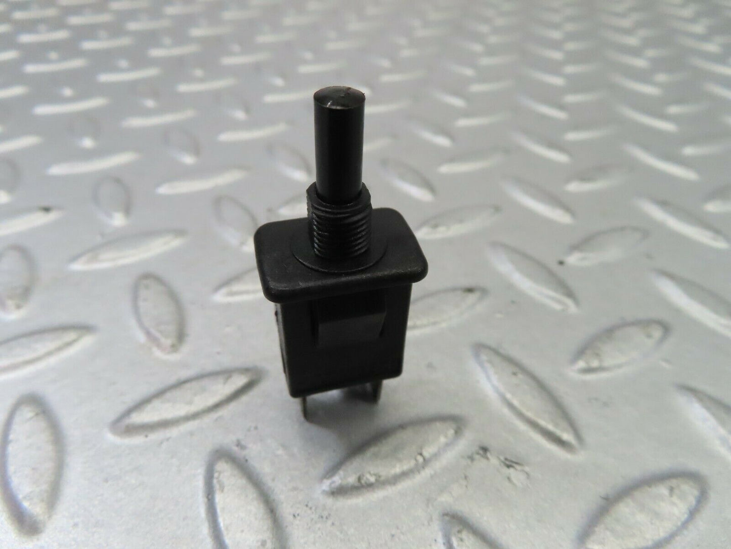 7473 Mercedes-Benz W116 450SE Door Contact Switch 0008212852
