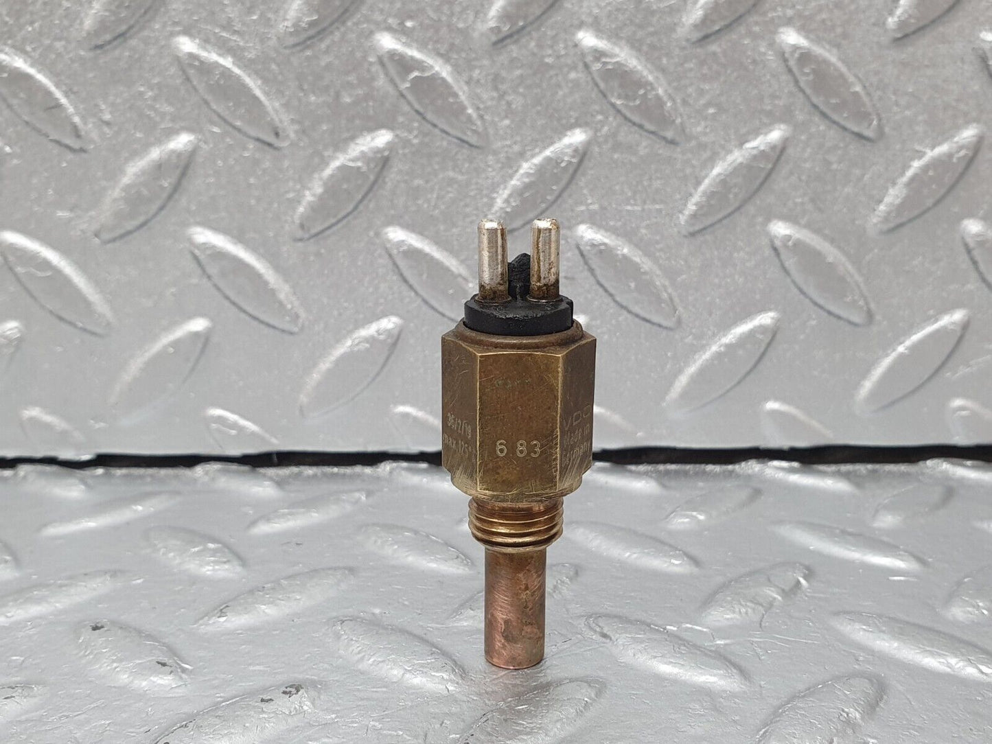 41331 Mercedes-Benz W123 280E Temperature Sensor VDO