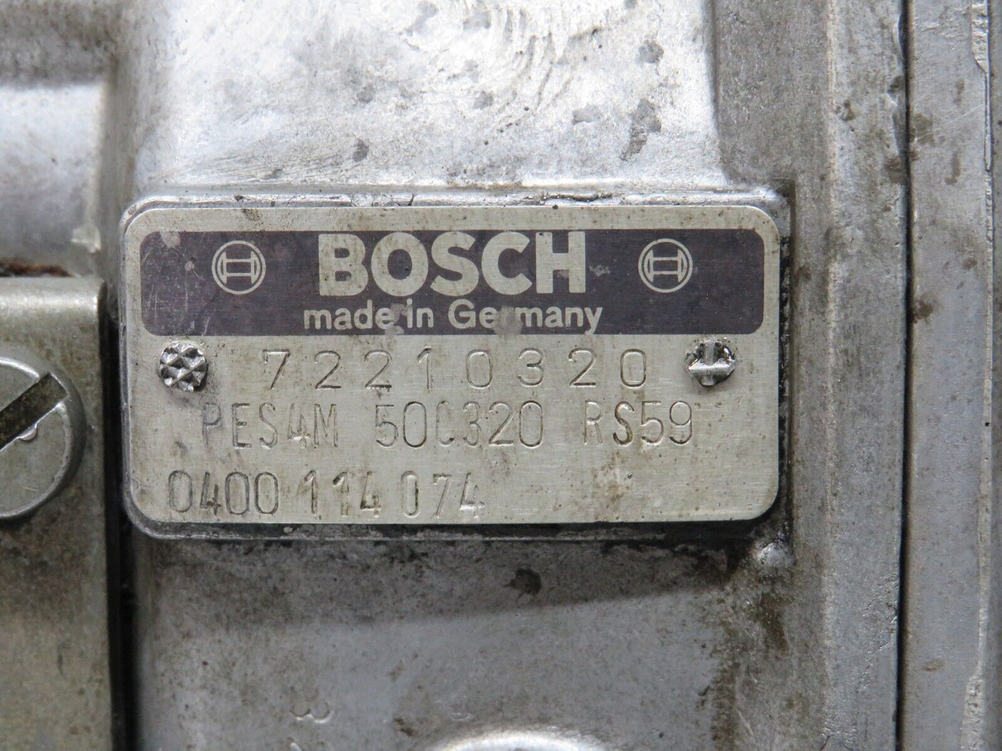 31102 Mercedes-Benz W123 200D Diesel Fuel Injection Pump Bosch 72210320 0400114074