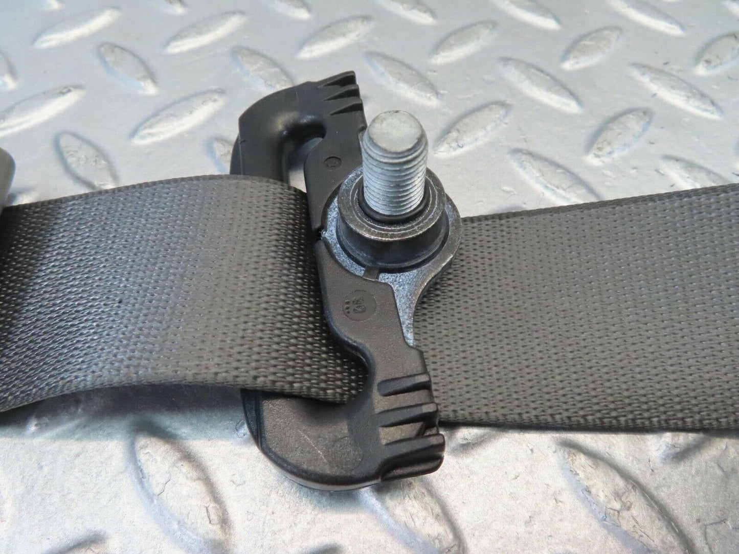 11214 Mercedes-Benz W221 S320 Rear Left Seat Belt 2218600385