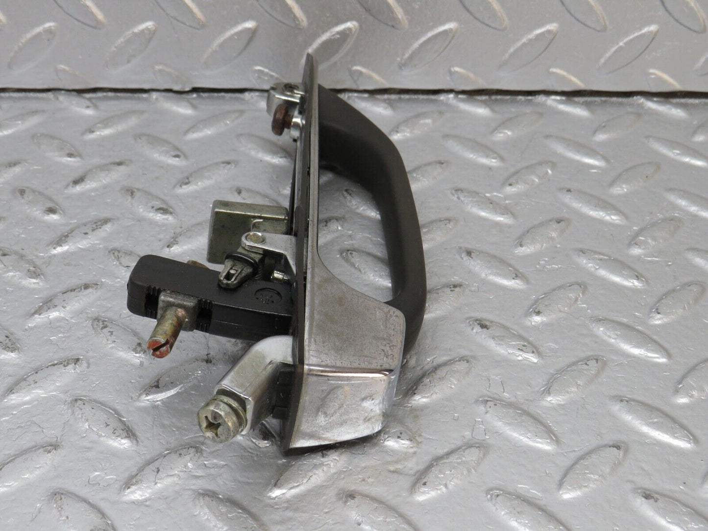 40617 Mercedes-Benz W123 300D Rear Right Exterior Door Handle 1237600359 1237660005