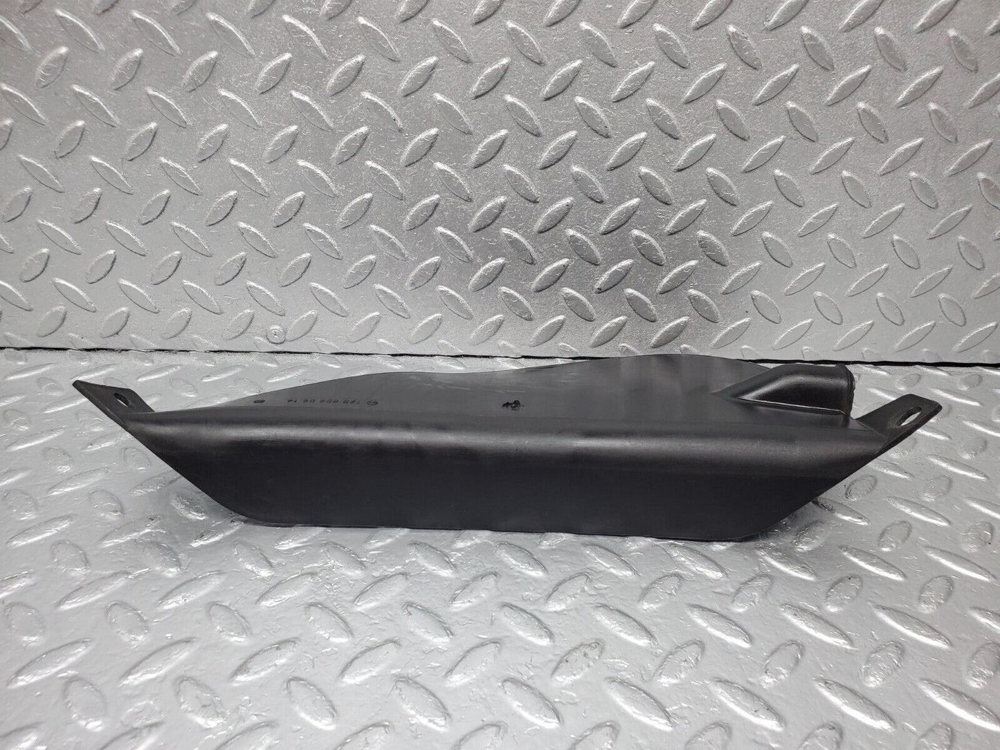 45630 Mercedes-Benz W126 420SE Vacuum Pump Housing Cover 1268050914