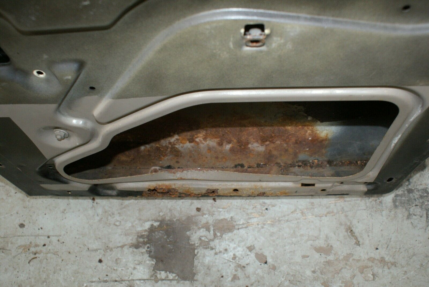 3240 Mercedes-Benz W115 220D Rear Right Door