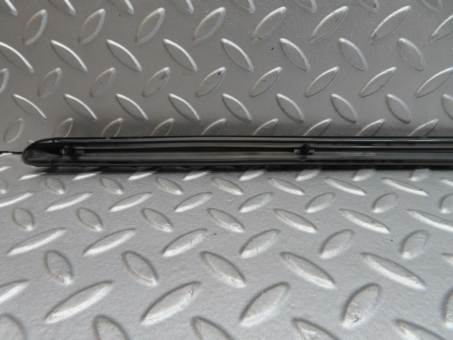 13443 Mercedes-Benz W123 200 Front Right Fender Centre Moulding Trim