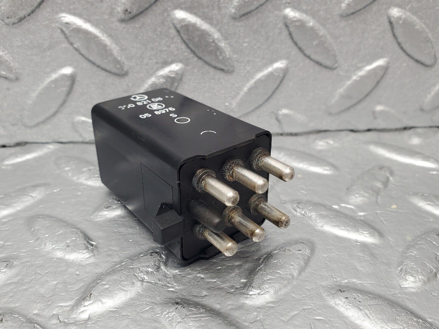 46488 Mercedes-Benz C123 280CE Coupe Intermittent Wiper Relay 0008210863