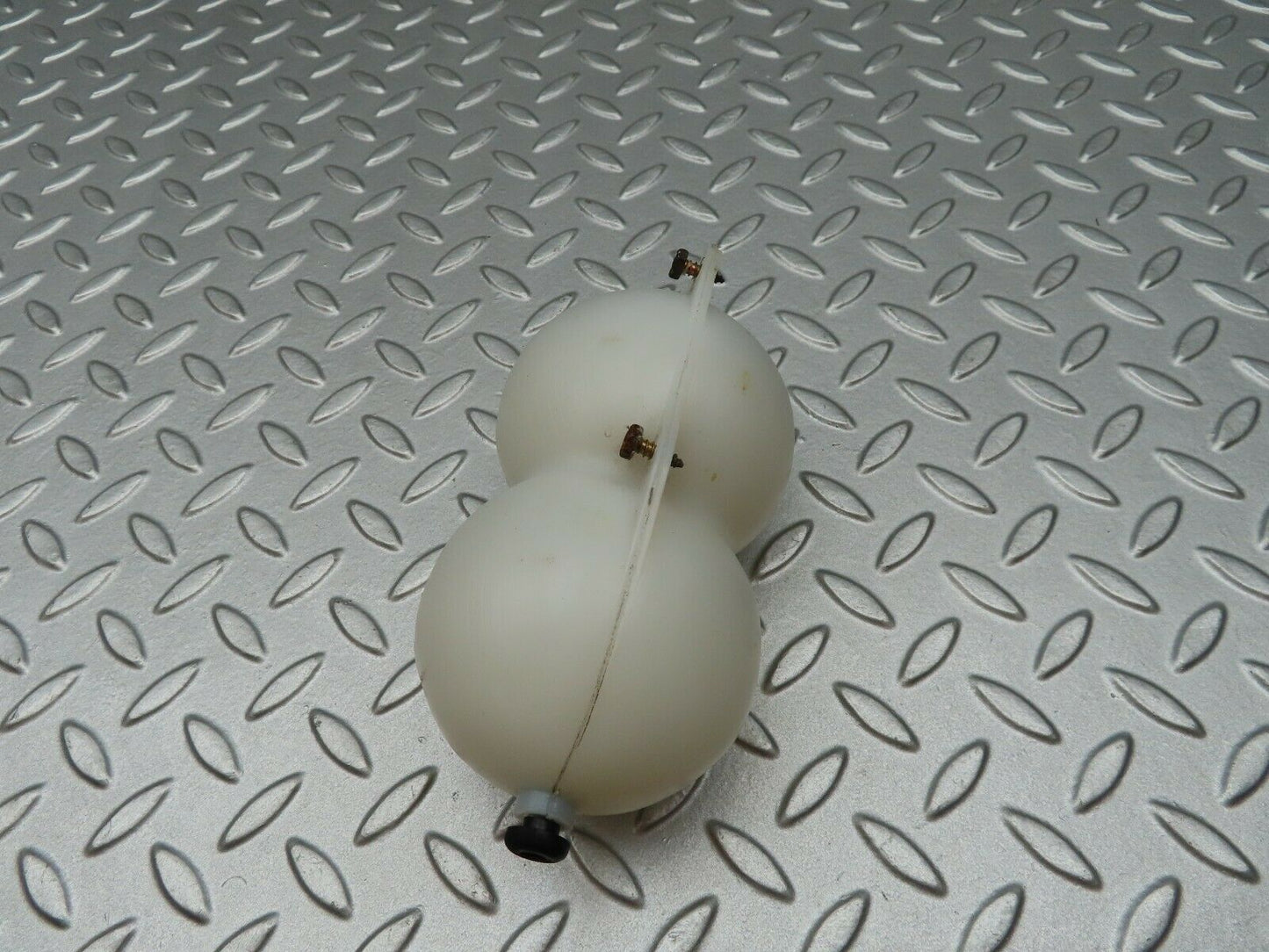 3762 Mercedes-Benz S123 200T Wagon Vacuum Reservoir
