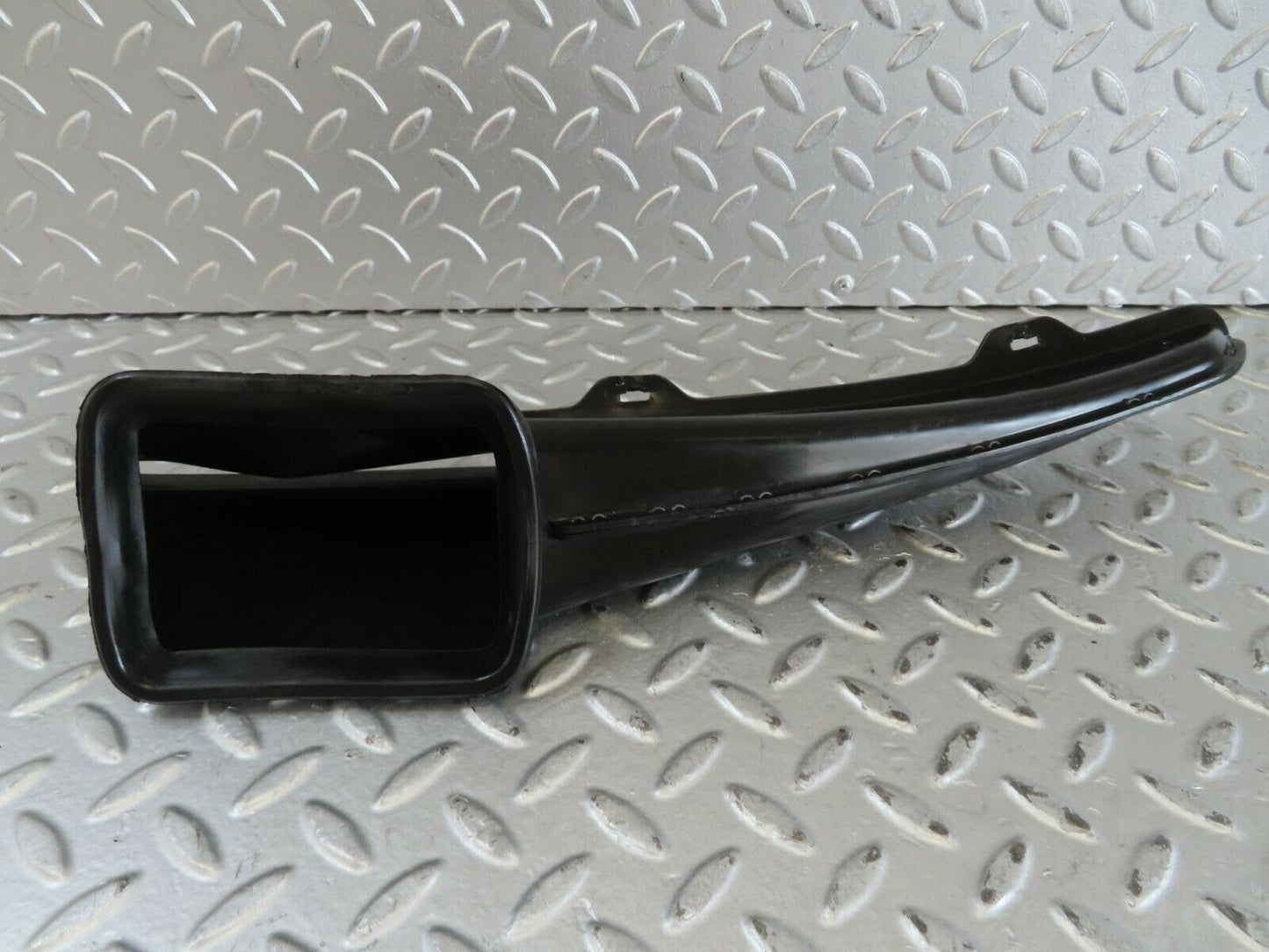 15548 Mercedes-Benz R107 450SL Dashboard Air Vent Right Side
