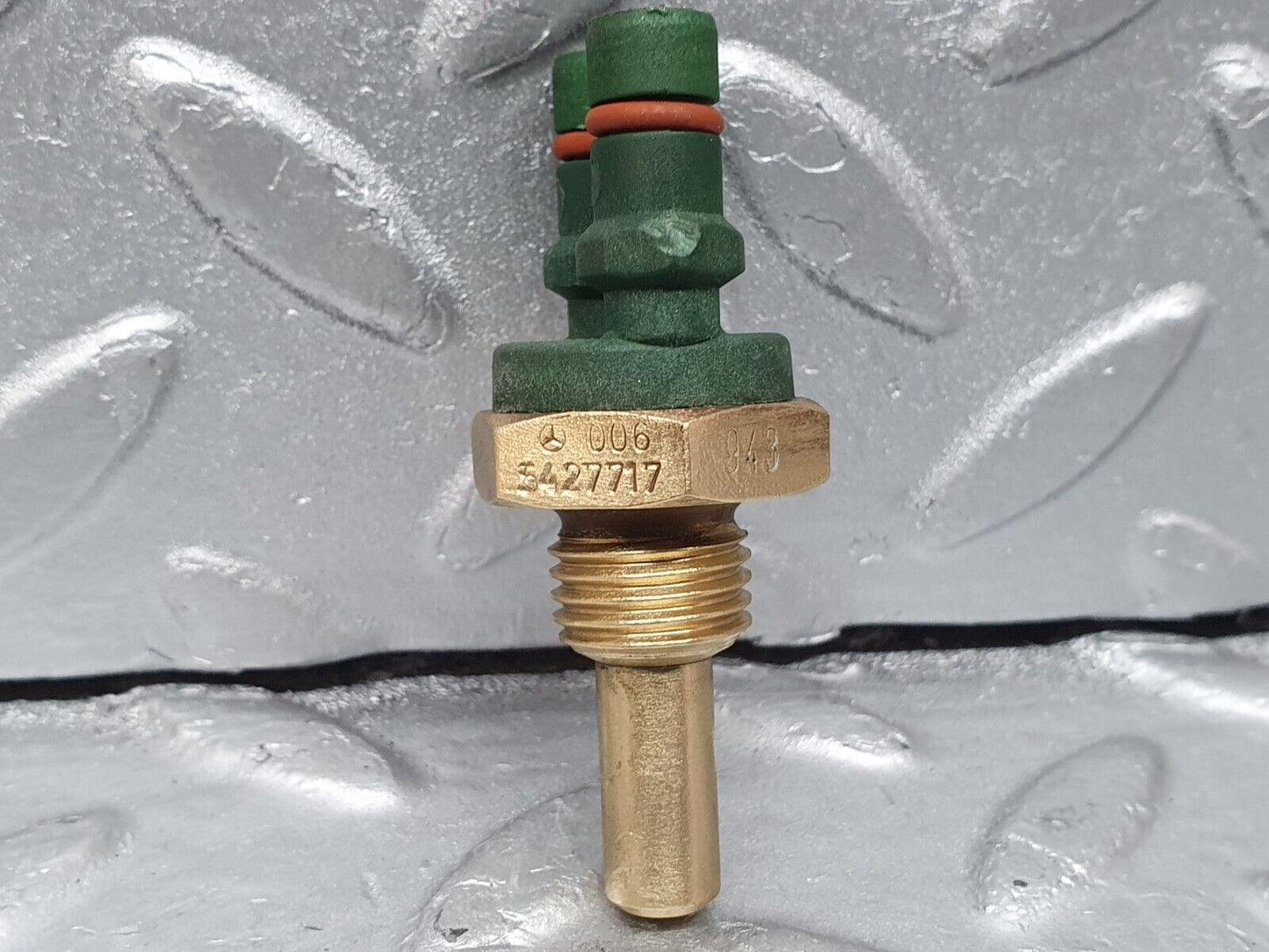 41266 Mercedes-Benz W126 300SE Coolant Temperature Sensor Bosch 0065427717