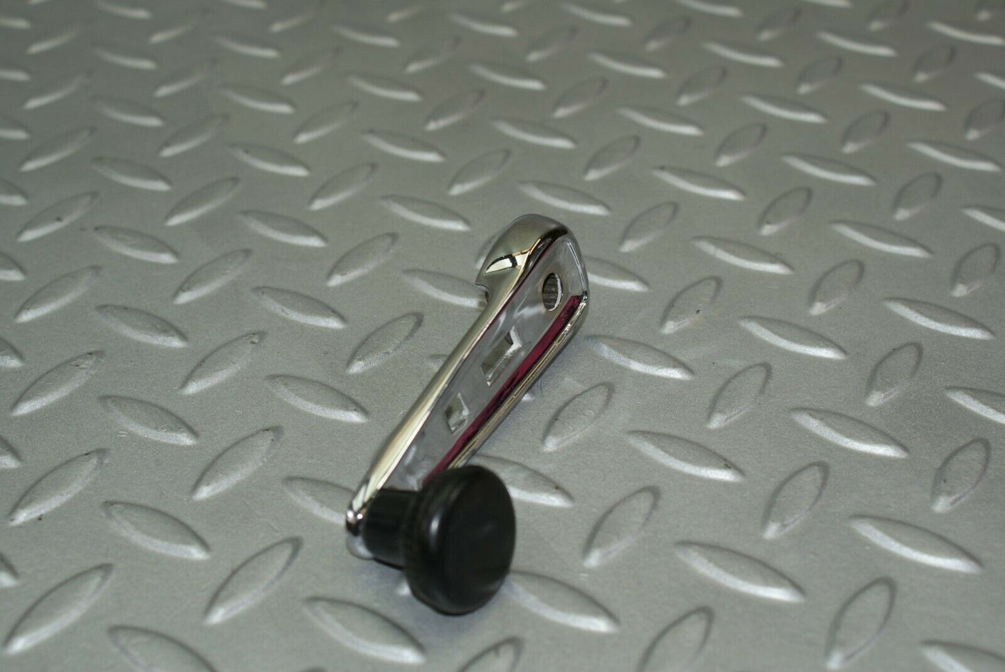 3193 Mercedes-Benz W115 220D Window Lifter Crank Handle