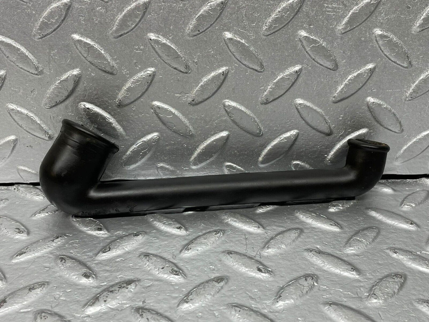 39774 Mercedes-Benz R107 350SL Crankcase Breather Hose Pipe 1160940591