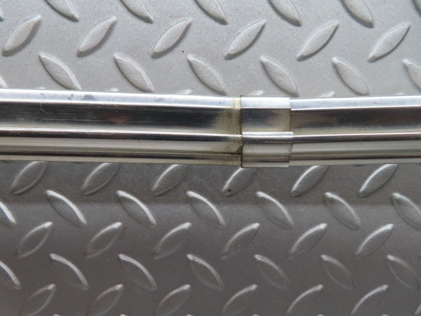 17676 Mercedes-Benz W116 450SEL  Rear Windscreen Chrome Frame