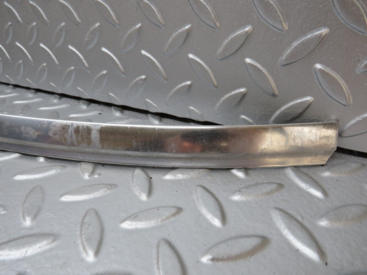 34470 Mercedes-Benz C126 380SEC Coupe Front Windscreen Upper Frame Trim