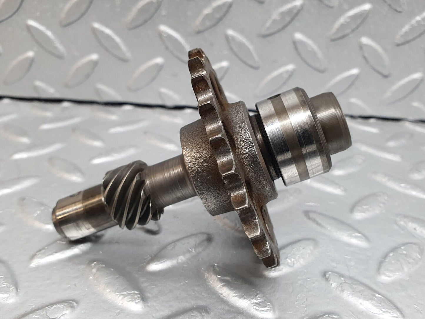 43069 Mercedes-Benz W123 Camshaft Intermediate Timing Gear