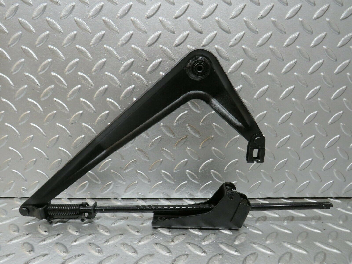 23609 Mercedes-Benz W114 280E Handbrake Regulator