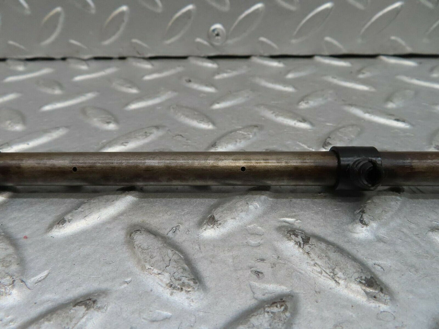 15683 Mercedes-Benz 1979 R107 450SL Camshaft Oil Tube