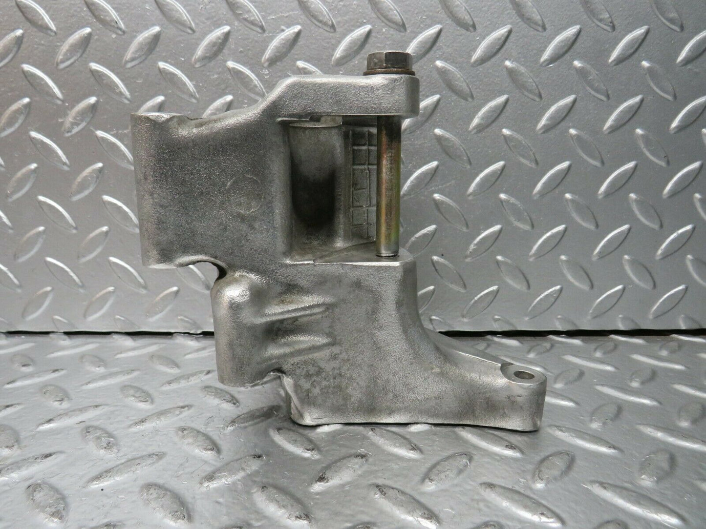 23289 Mercedes-Benz W116 350SE Alternator Generator Bracket 1161551135