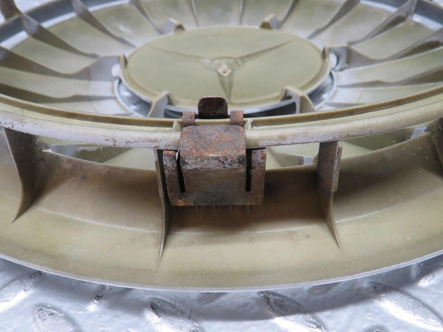 30846 Mercedes-Benz W201 190E Wheel Trim Hub Cap 14" 2014010224