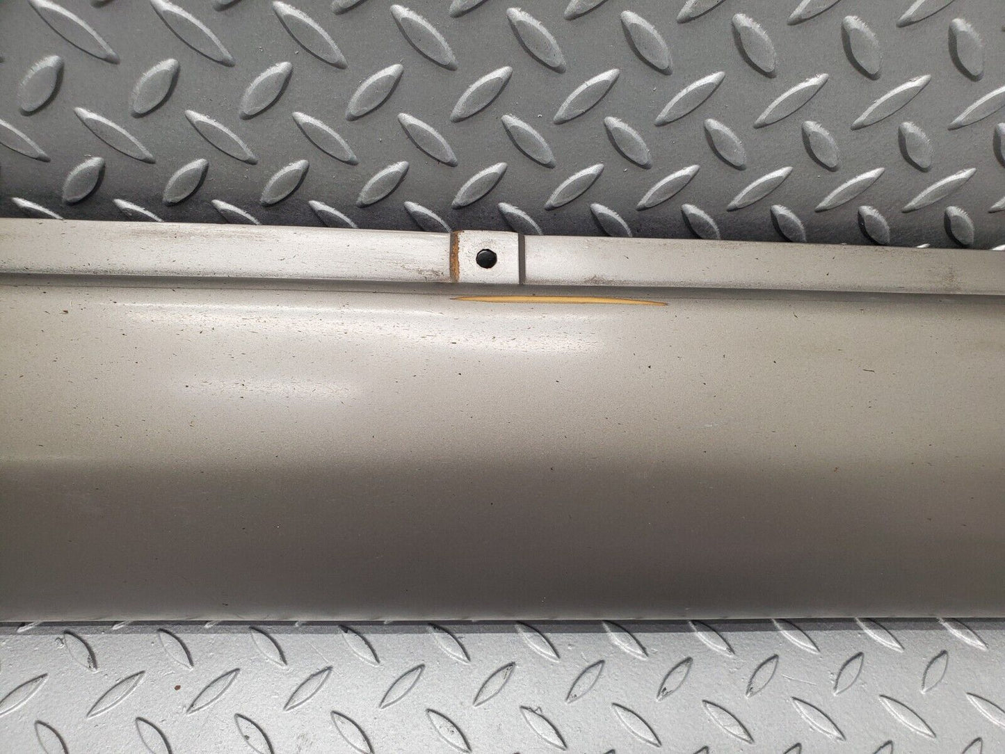 46115 Mercedes-Benz W126 420SE Side Skirt Right 1266905040 1266980430 1266980230