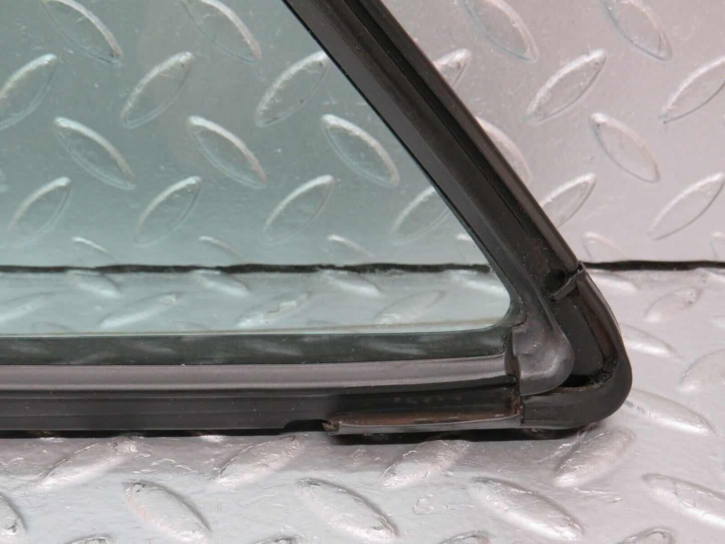 33828 Mercedes-Benz W201 190E 2.0L Rear Left Quarter Window Glass 2017350524