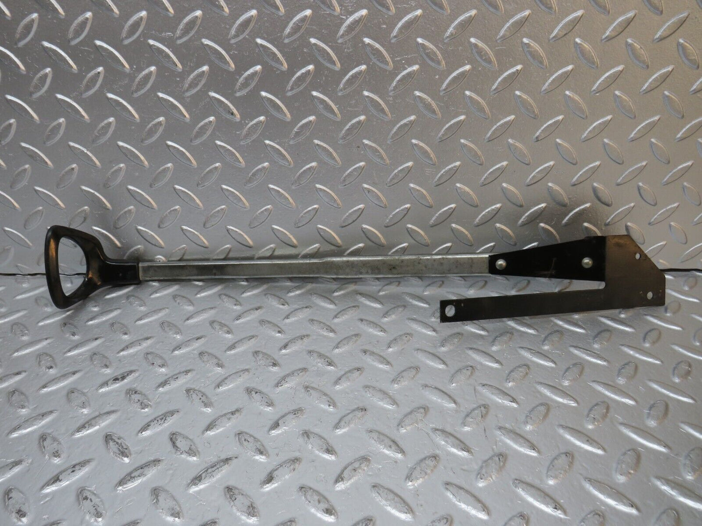 31174 Mercedes-Benz W123 230E Front Right Seat Sliding Adjust Handle