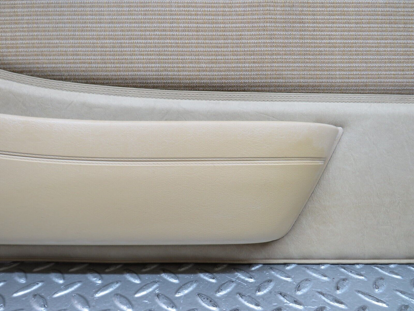 29617 Mercedes-Benz W123 230E Front Right Door Card Beige