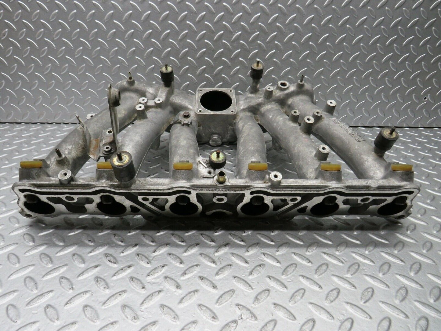 21768 Mercedes-Benz W126 300SE Intake Manifold 1031411601