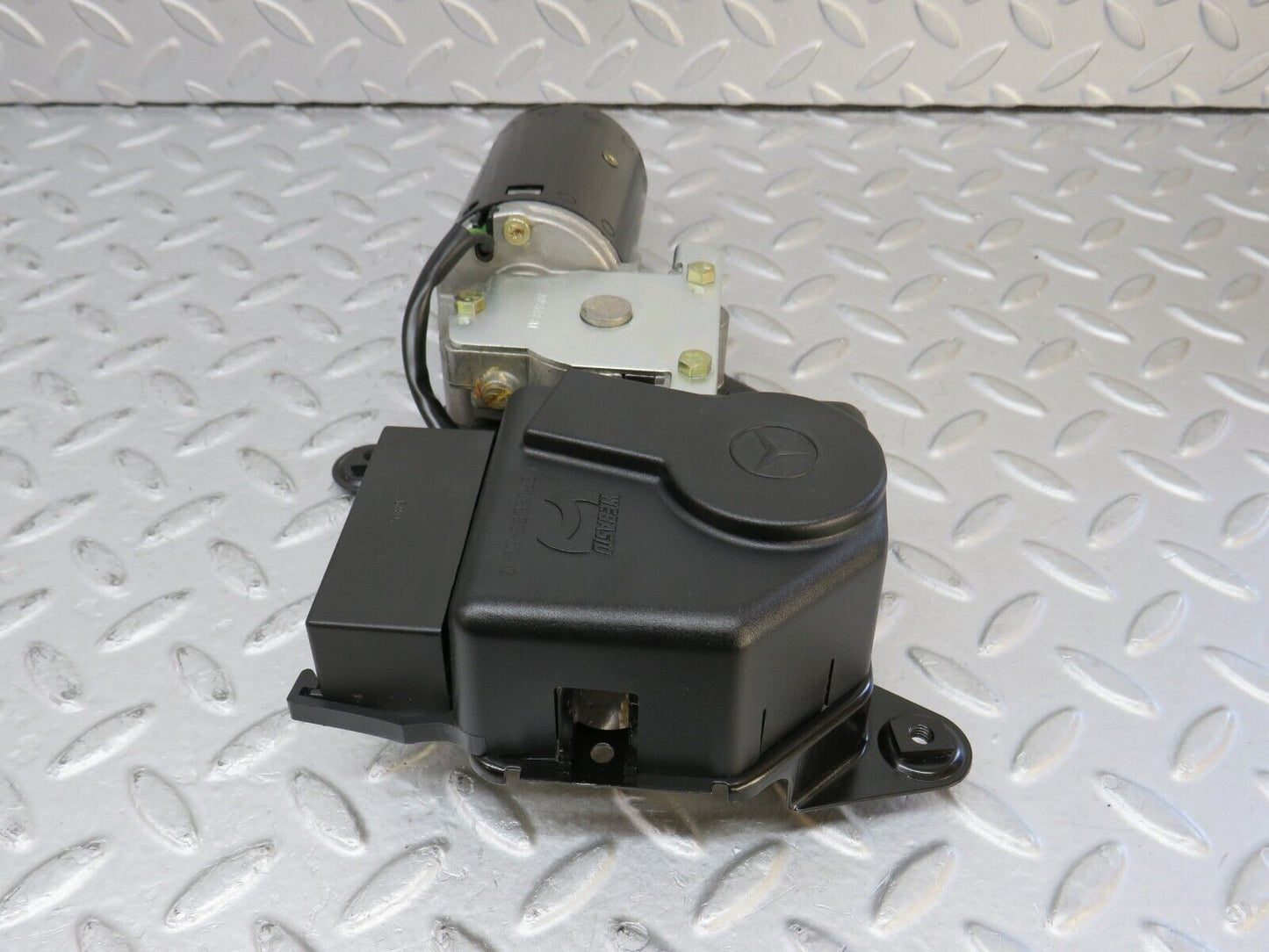 36526 Mercedes-Benz W201 190E 2.0L Sunroof Motor Webasto With Relay 0390251693 1248210047