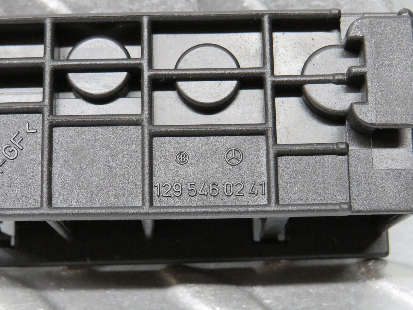 39729 Mercedes-Benz R129 320SL Coupe Cable Wire Connector 1295460241