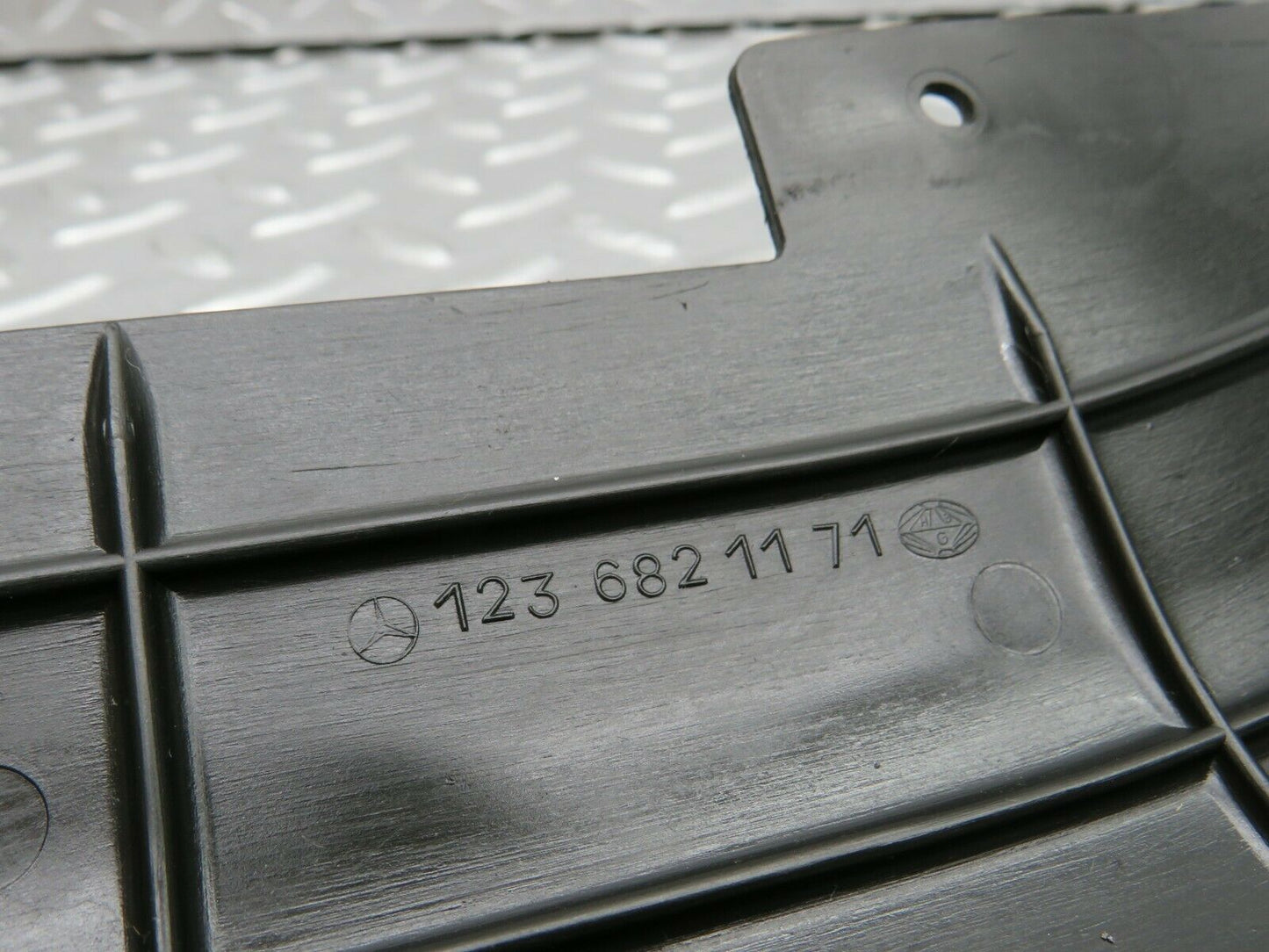 22299 Mercedes-Benz S123 280TE Rear Right Fender Wing Splash Guard 1236821171