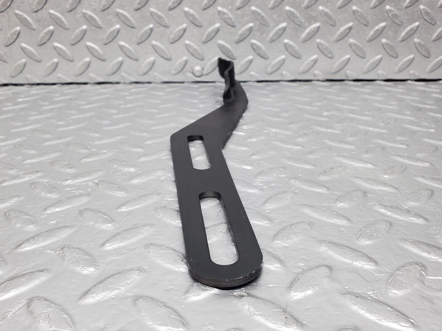 45955 Mercedes-Benz W126 420SE Exhaust Bracket