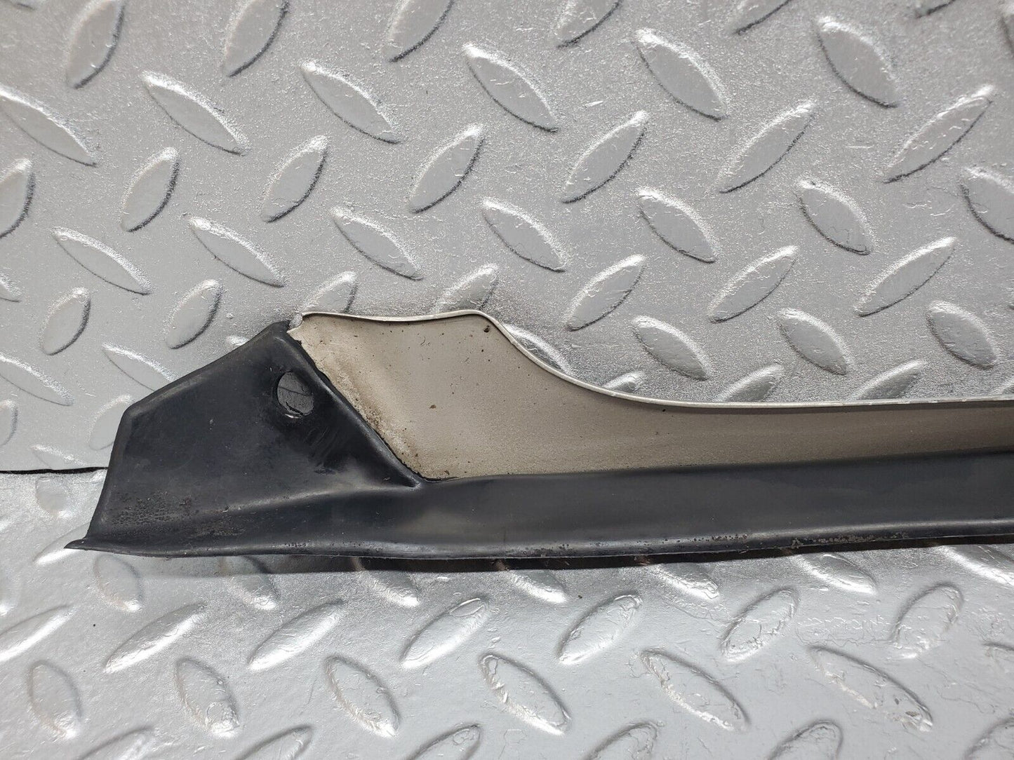 45806 Mercedes-Benz W126 420SE A Pillar Exterior Trim Right Side 1266981698