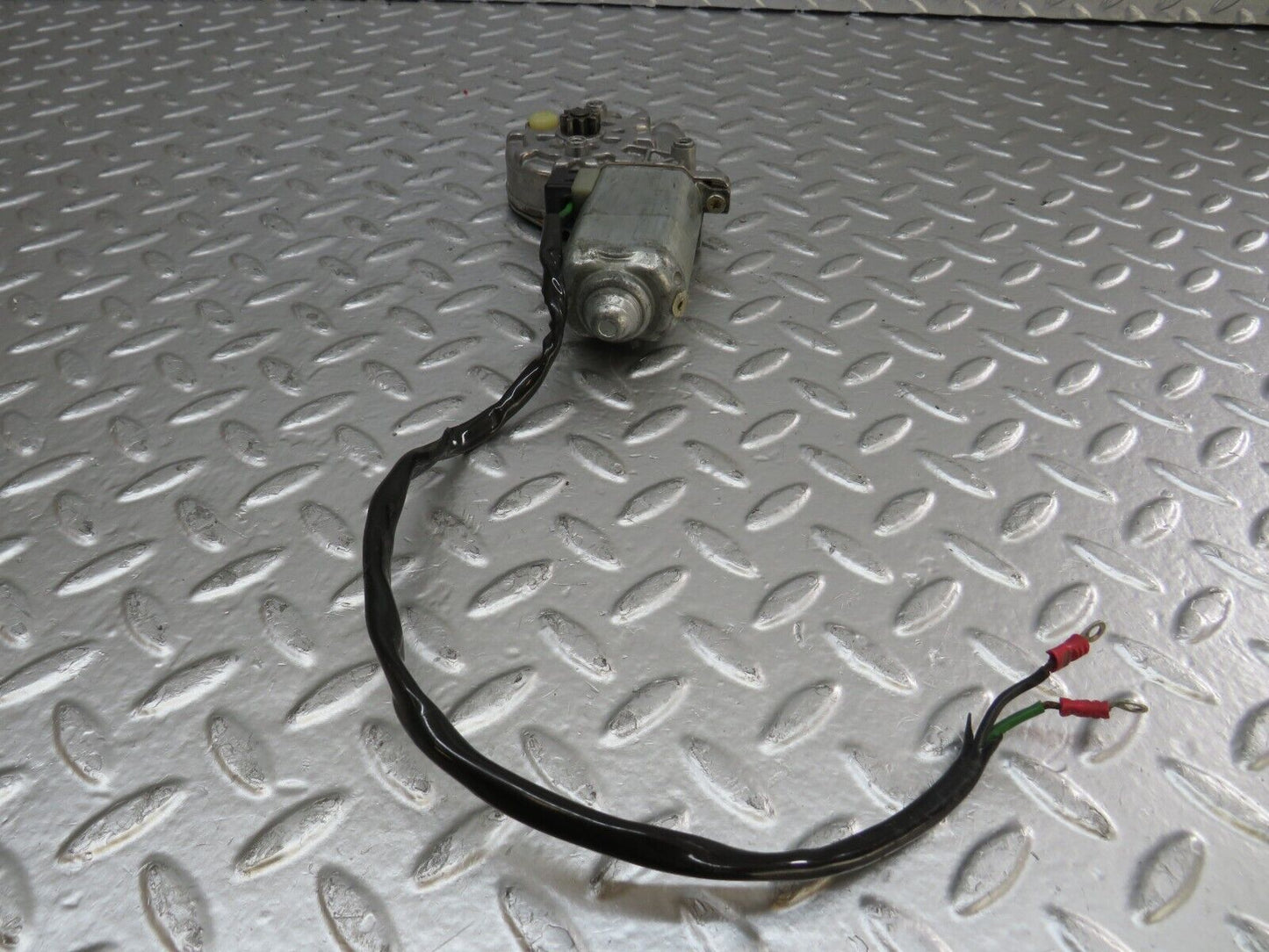 25090 Mercedes-Benz C107 Rear Left Window Regulator Motor 0130821017