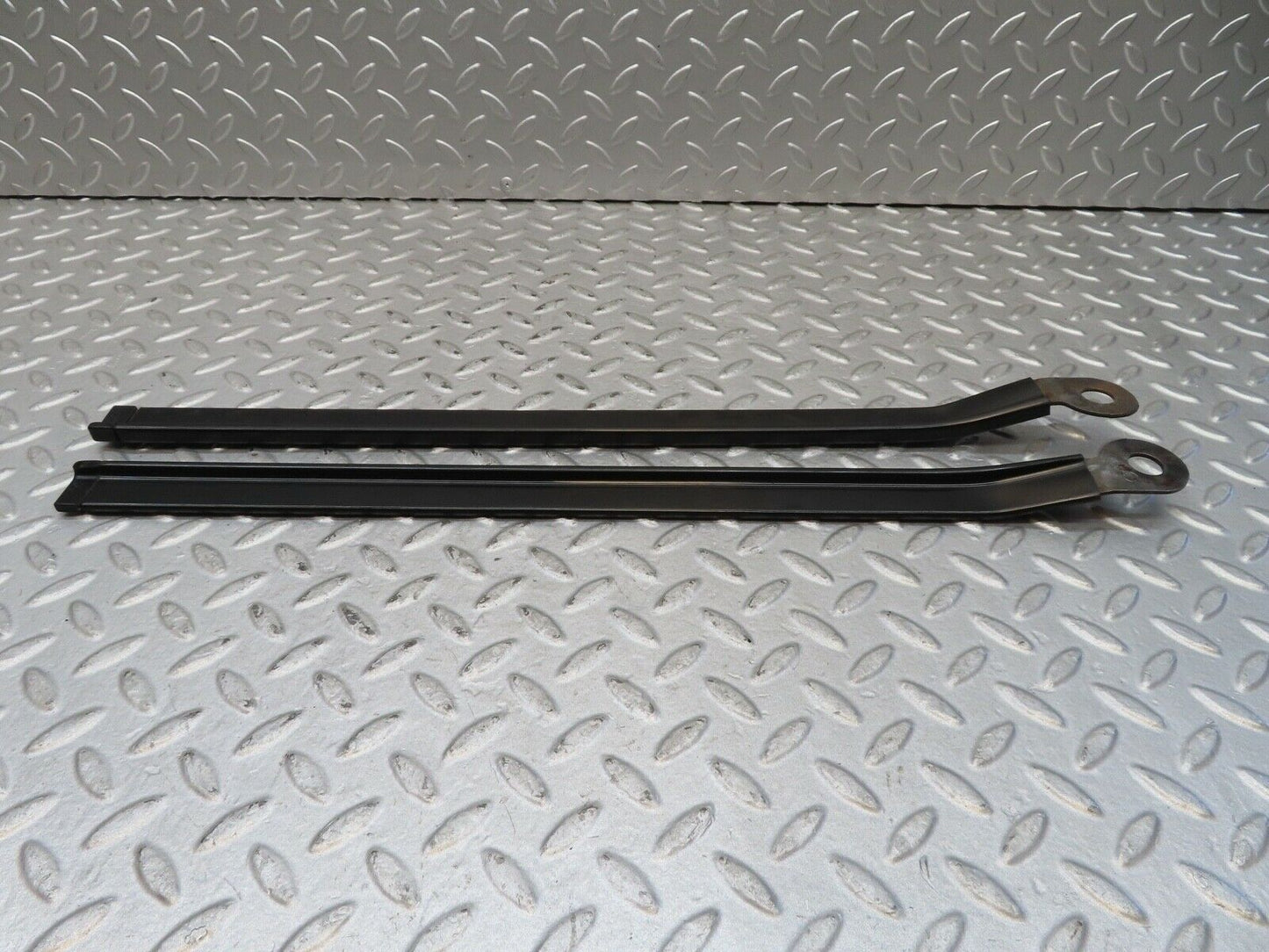 16859 Mercedes-Benz C123 280CE Coupe Seat Belt Runner