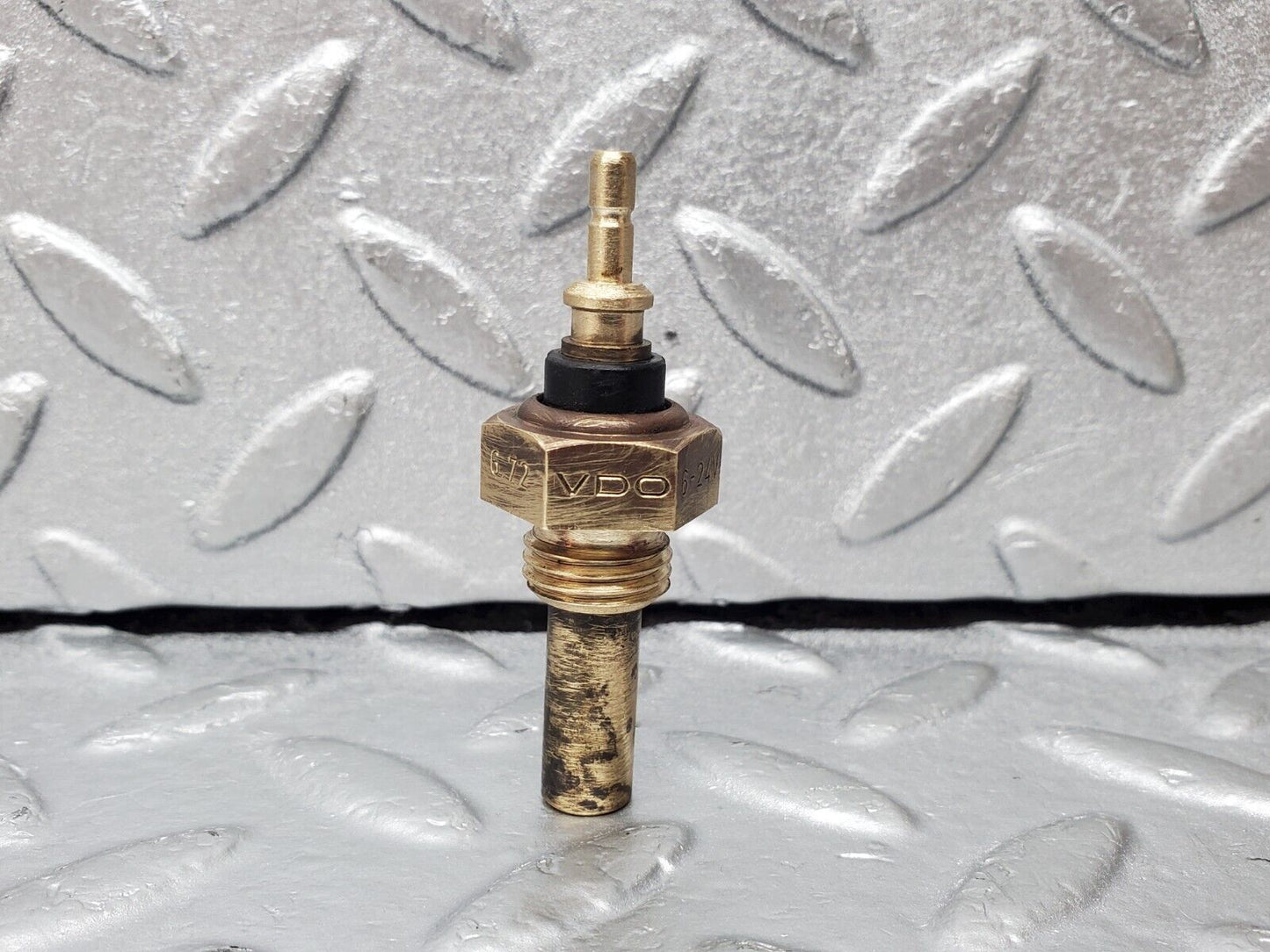 45471 Mercedes-Benz 280E M110.988 Coolant Temperature Sensor VDO