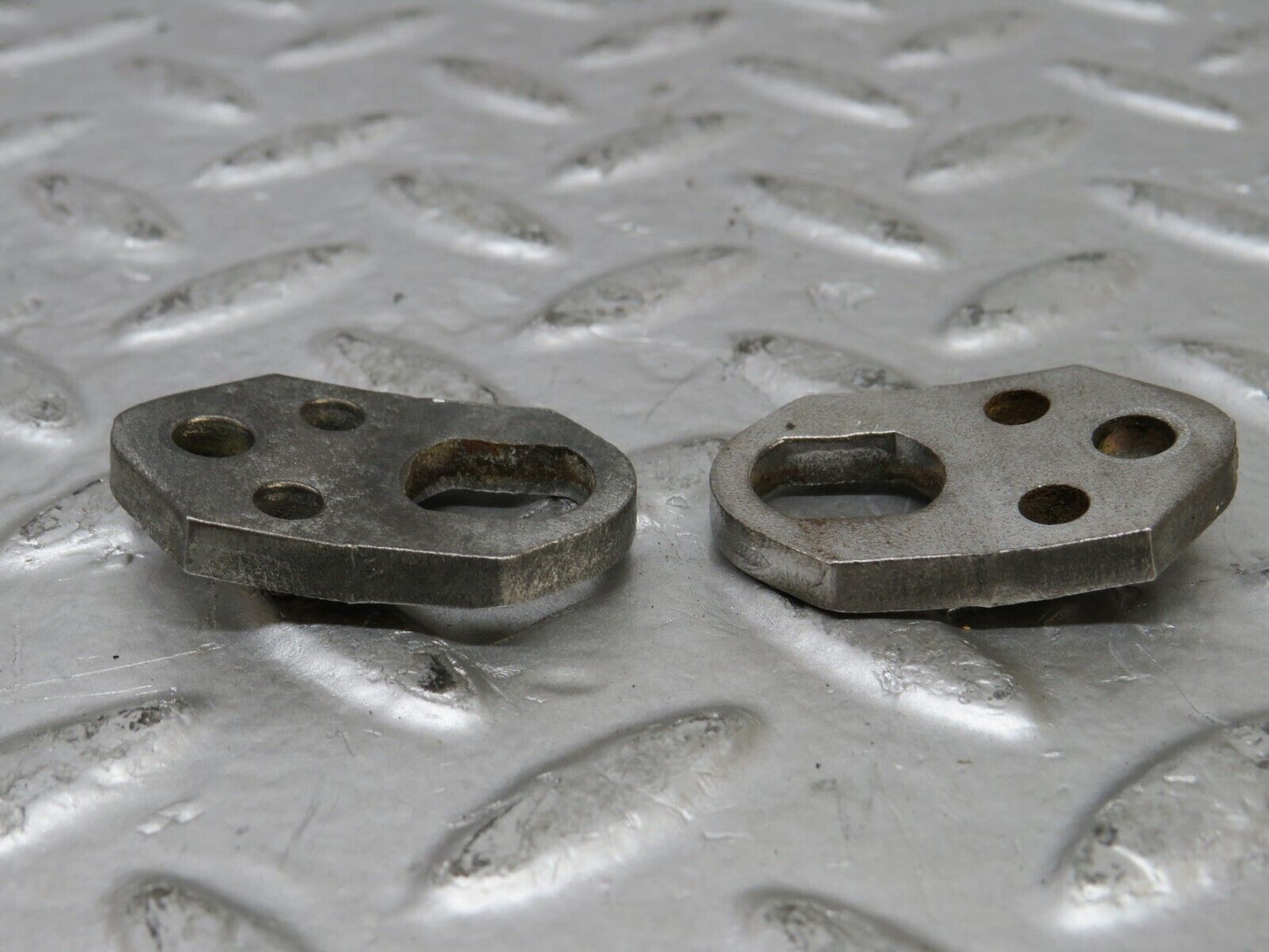 26257 Mercedes-Benz W116 450SE Fuel Injector Bracket 2 pcs