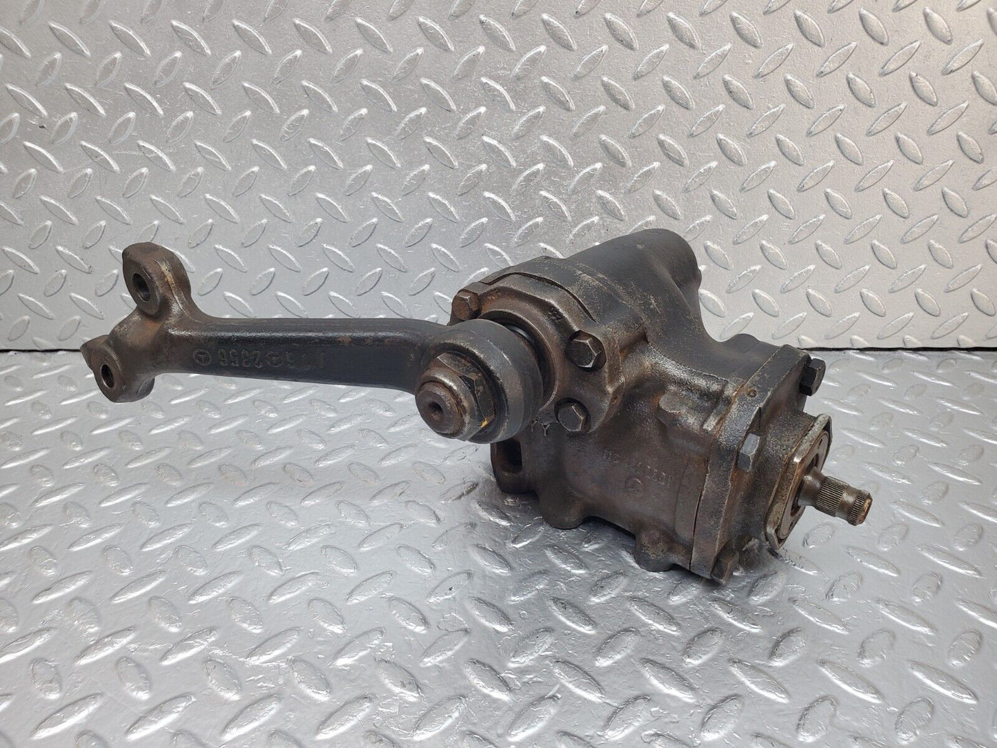 44530 Mercedes-Benz W123 280E Steering Box Steering Rack 1164610801