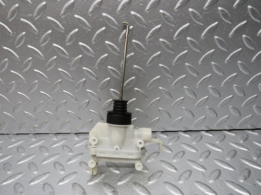 31399 Mercedes-Benz S124 220TE Wagon Trunk Lock Vacuum Actuator Hella