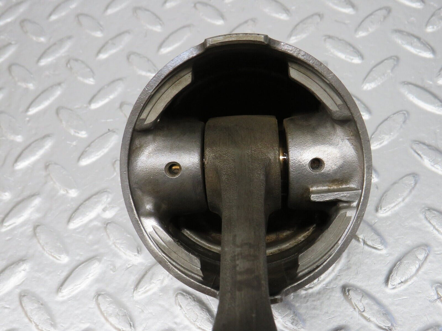 33036 Mercedes-Benz C107 R107 350 V8 Piston With Connecting Rod 92mm 11607