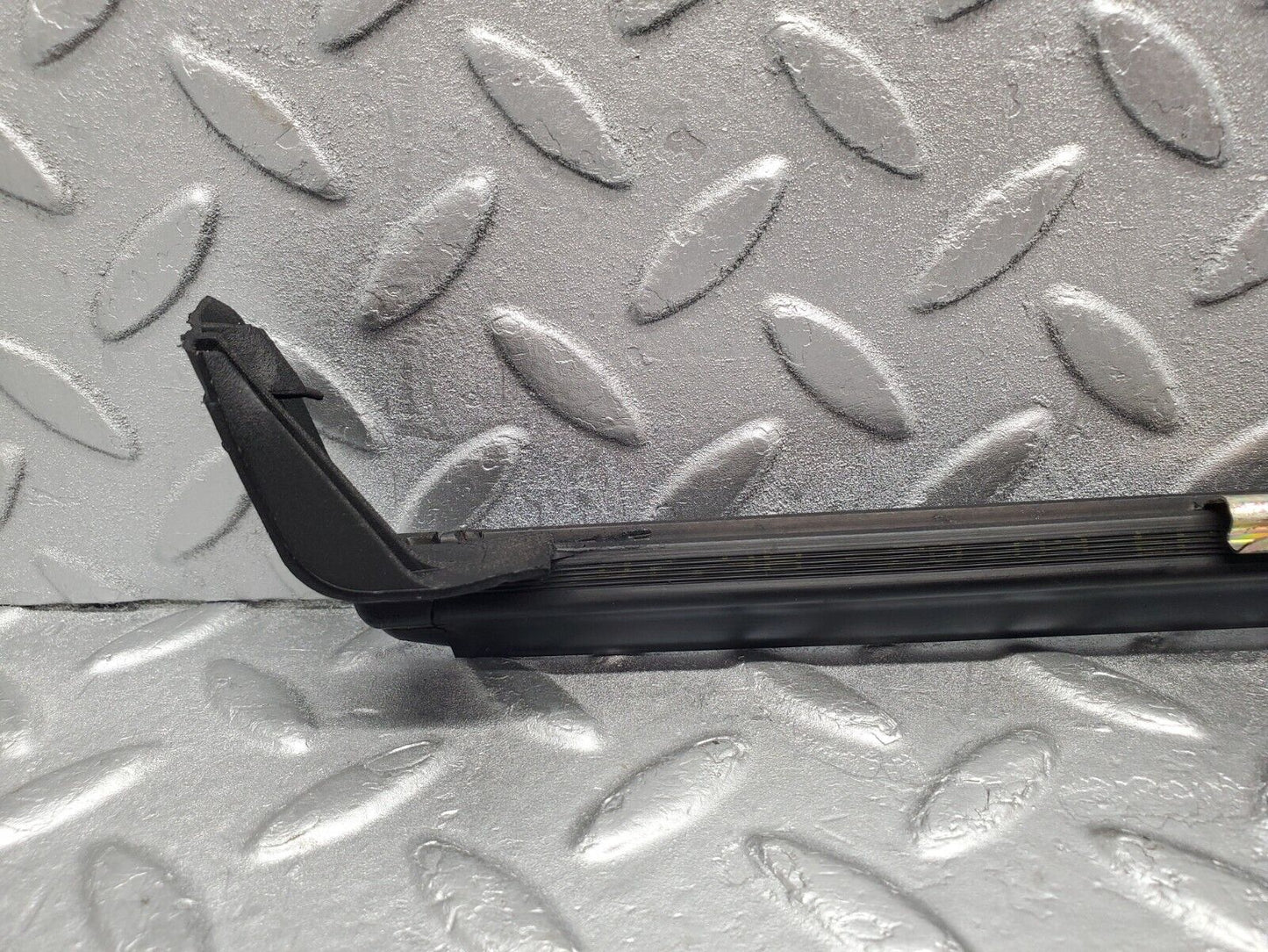 46975 Mercedes-Benz R129 320SL Coupe Right Door Seal Window Weatherstrip
