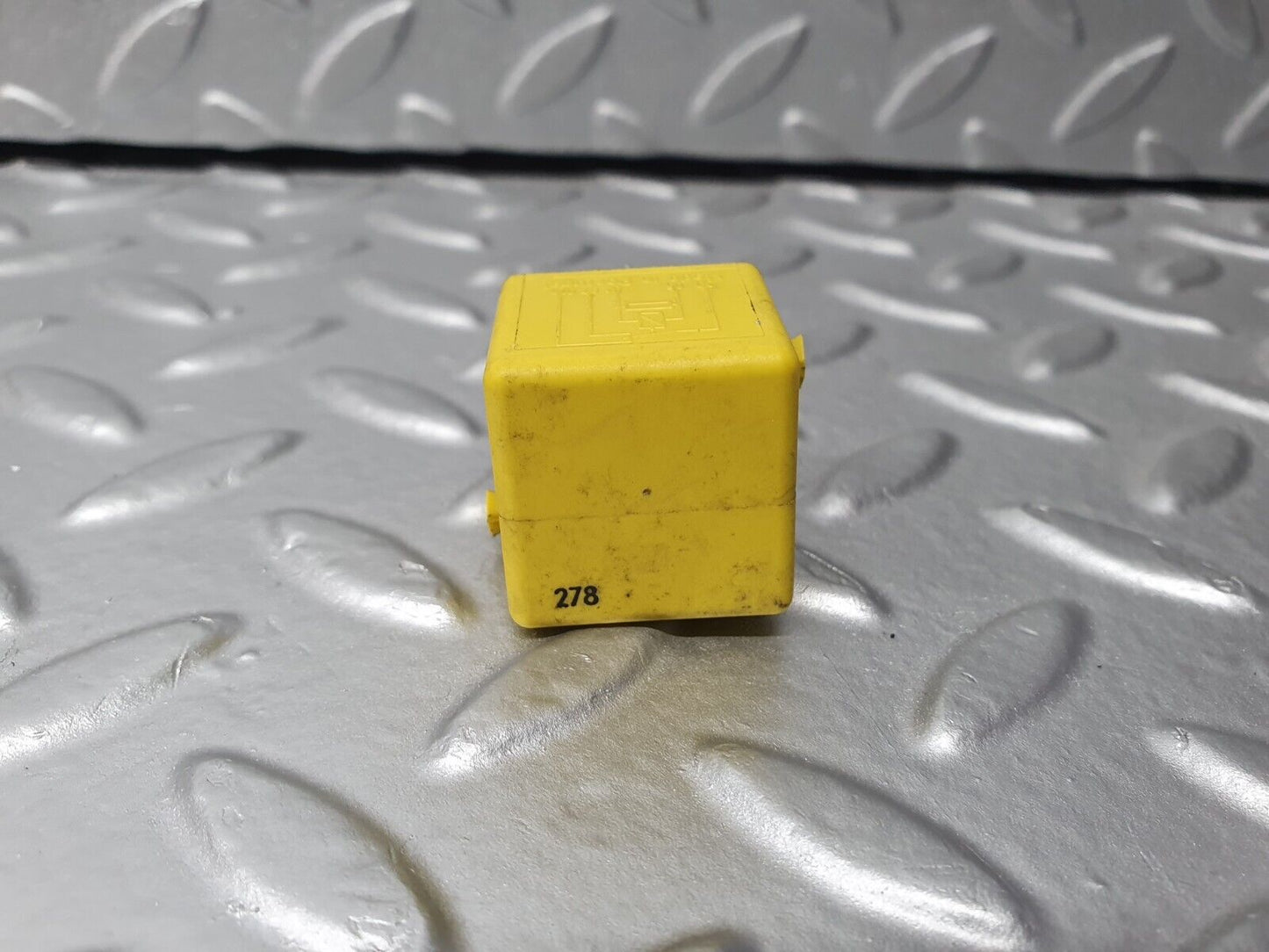 41797 Mercedes-Benz W202 C200 Multi Purpose Relay 0025421419