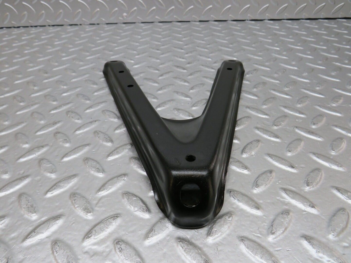 26738 Mercedes-Benz C124 220CE Coupe Air Intake Manifold Bracket