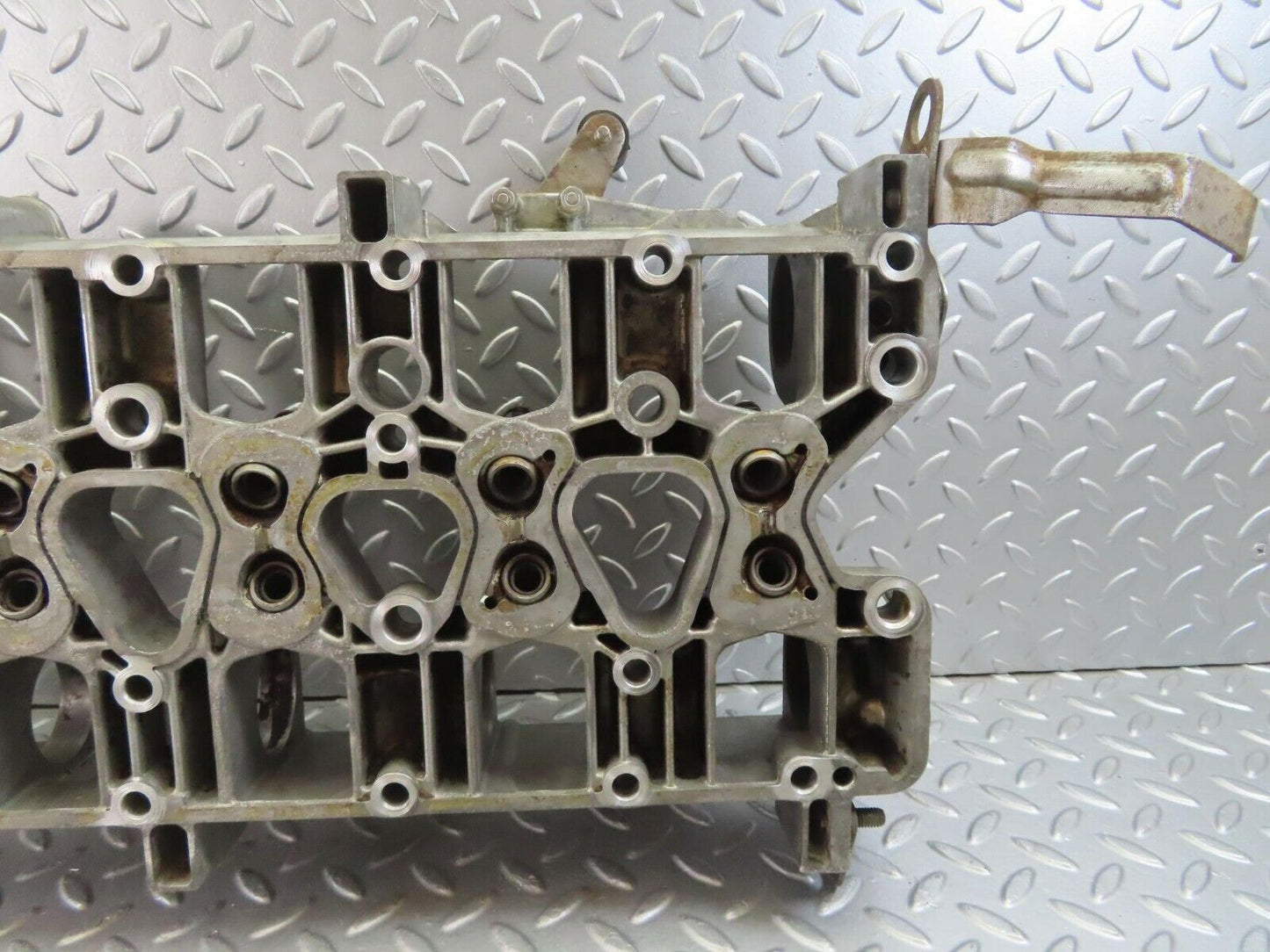 10188 Mercedes-Benz C123 280CE Coupe Camshaft Bearing Casing 1100163304